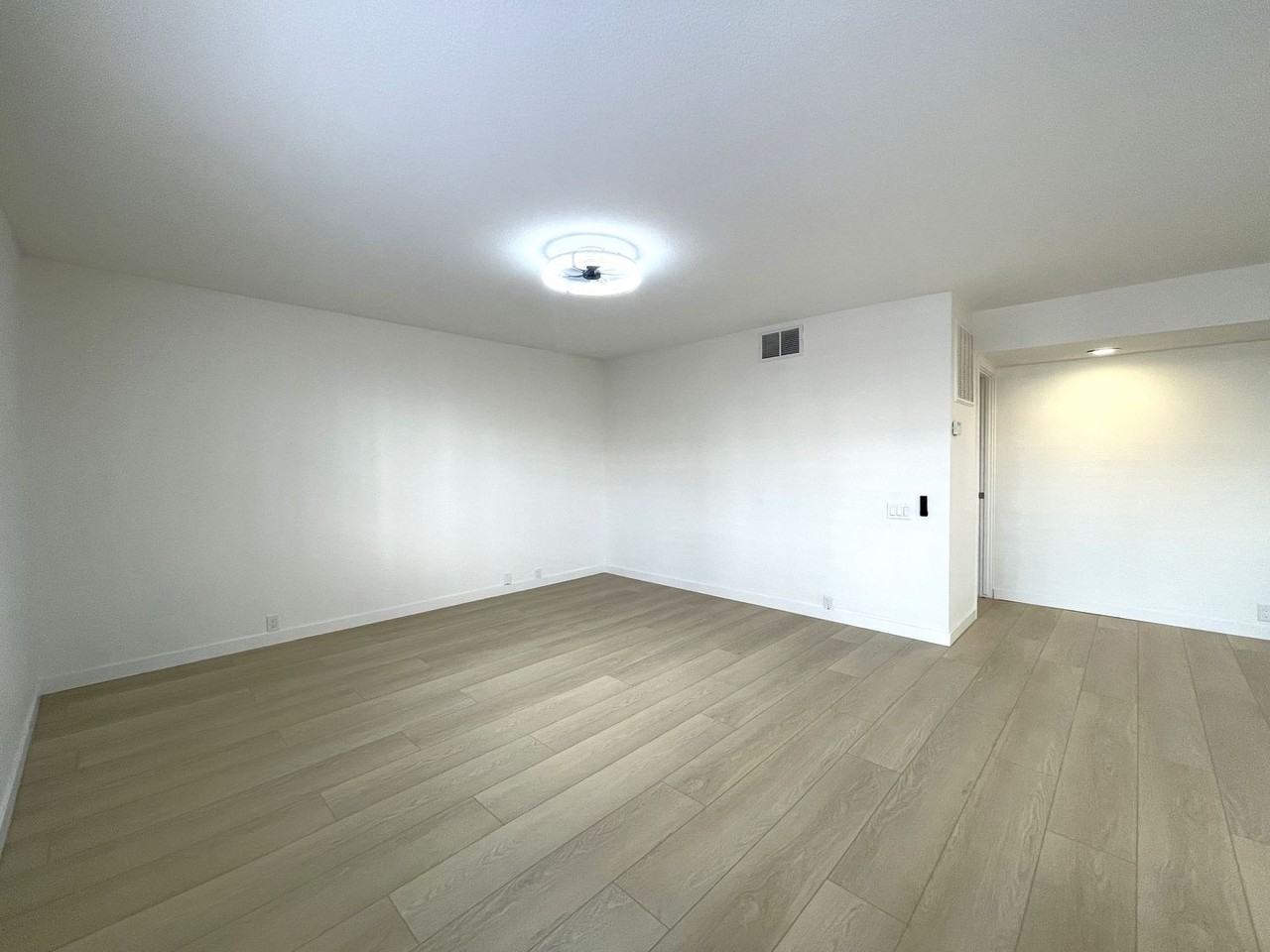 400 N Sunrise Way - Photo 4 of 29