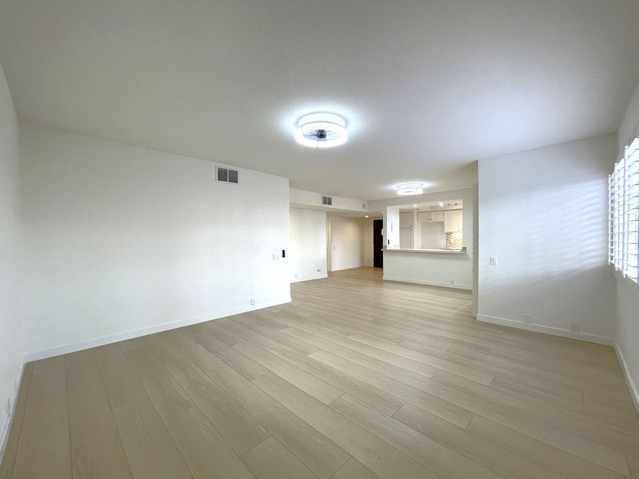 400 N Sunrise Way - Photo 5 of 29