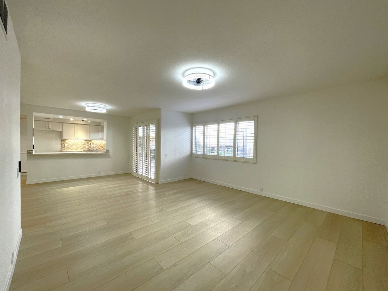 400 N Sunrise Way - Photo 6 of 29