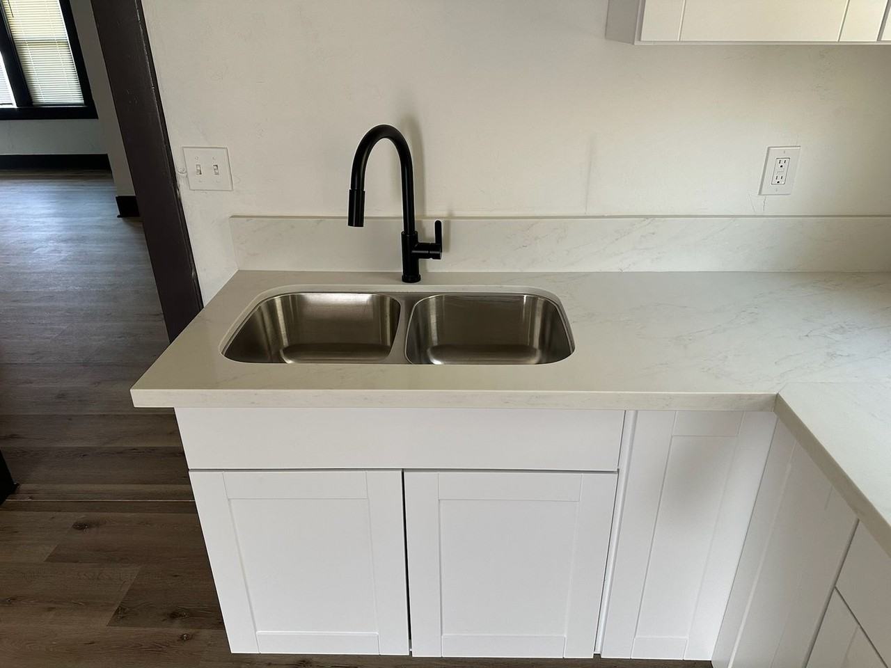 620 S Court St - Photo 7 of 14