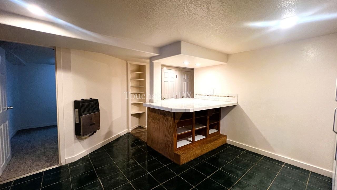 4330 Se Milwaukie Ave #B - Photo 4 of 22