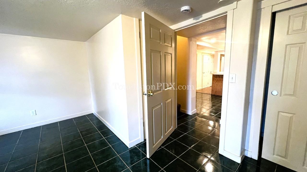 4330 Se Milwaukie Ave #B - Photo 7 of 22