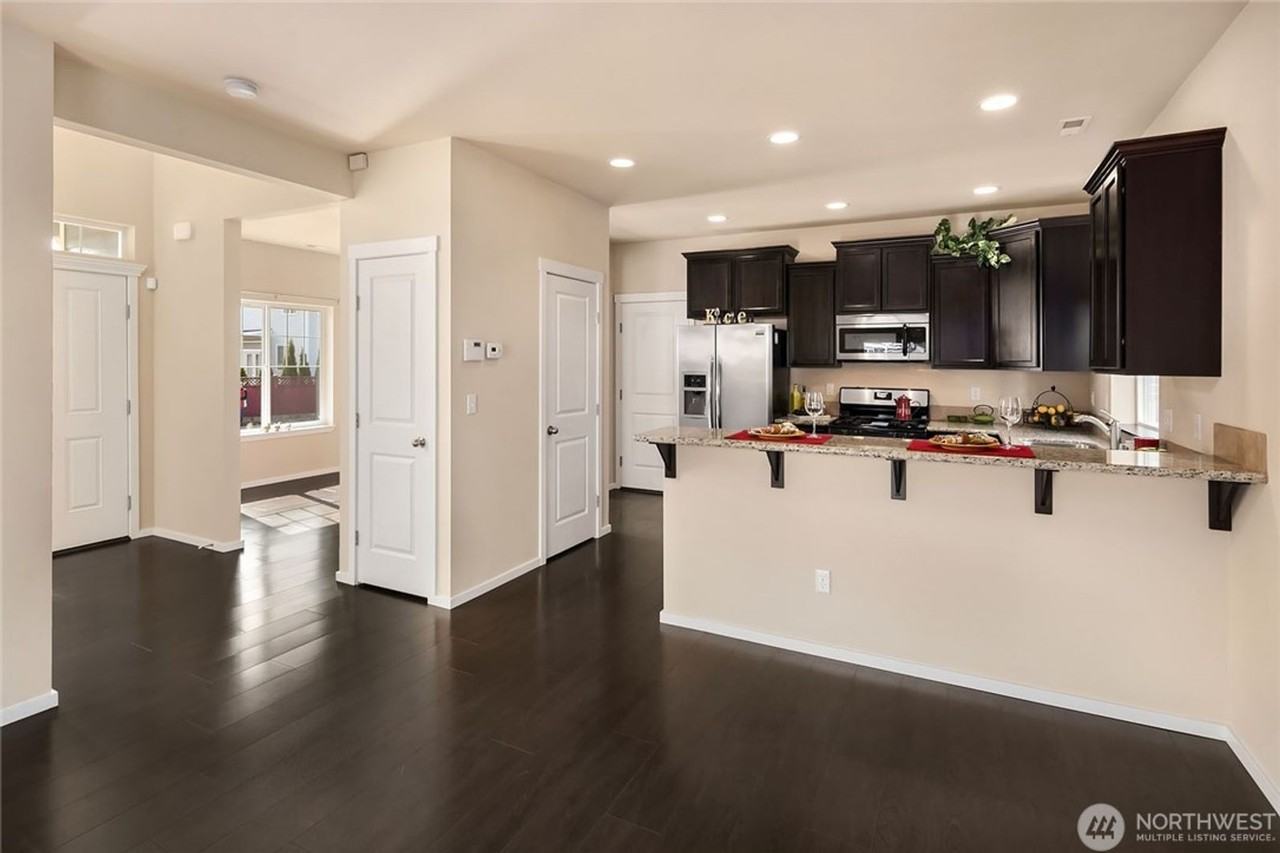 4433 147th Pl Se - Photo 4 of 19