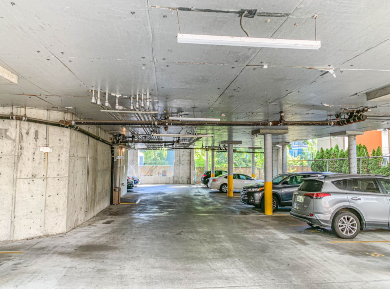 321 10th Ave - Photo 7 of 8