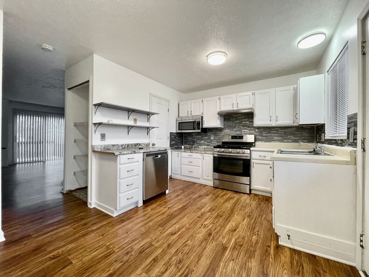 158 Carriage Ln Sw - Photo 3 of 21