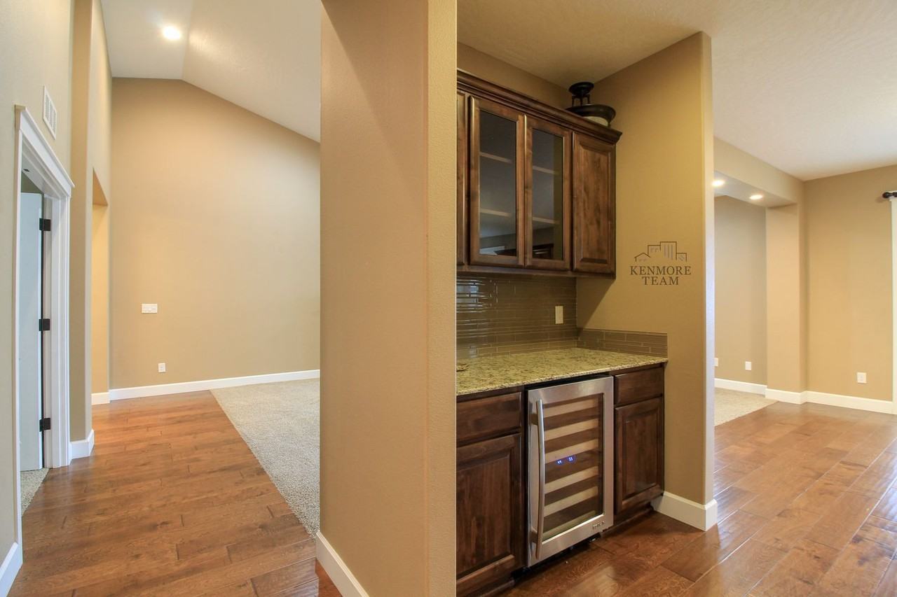 1606 Penny Ln - Photo 4 of 15