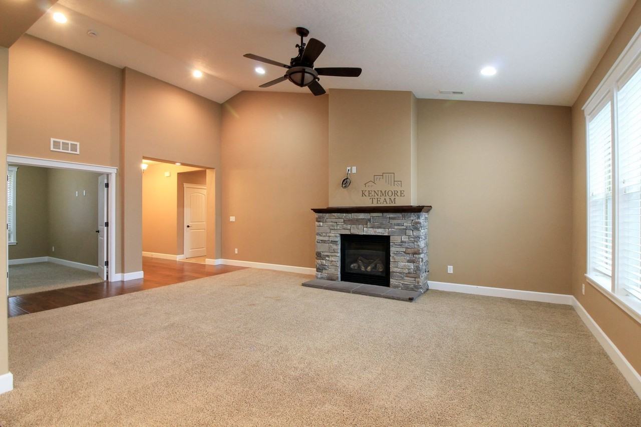 1606 Penny Ln - Photo 5 of 15