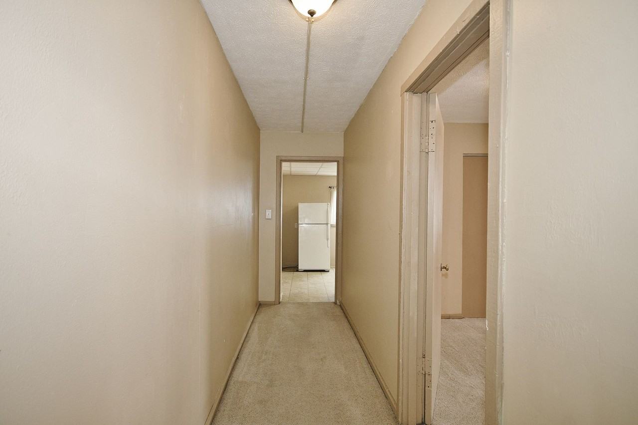 54 S 19th St - Photo 5 of 28