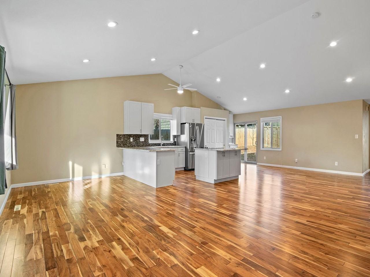 1518 Welch St - Photo 2 of 21