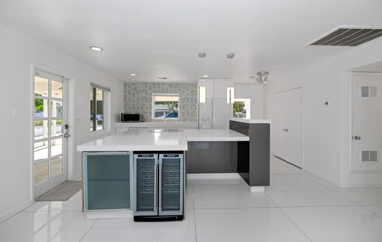 4222 E Indianola Ave - Photo 2 of 25