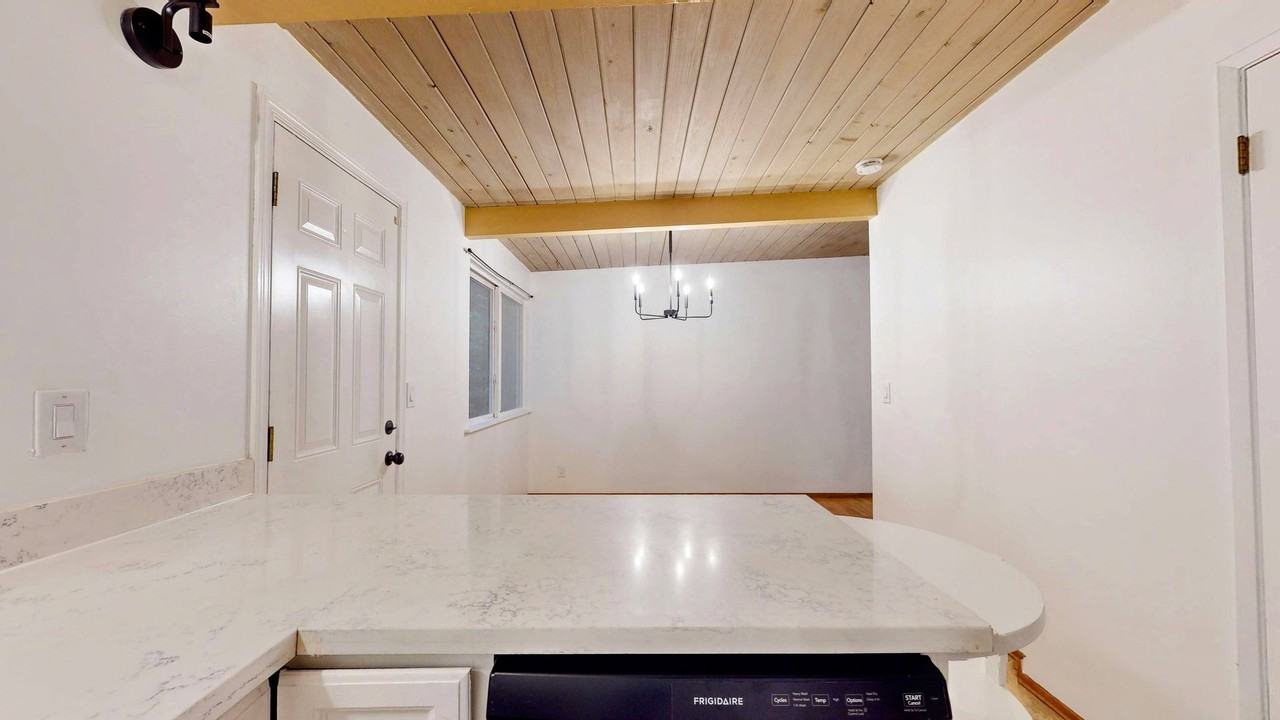 18135 Dayton Ave N #A - Photo 5 of 27