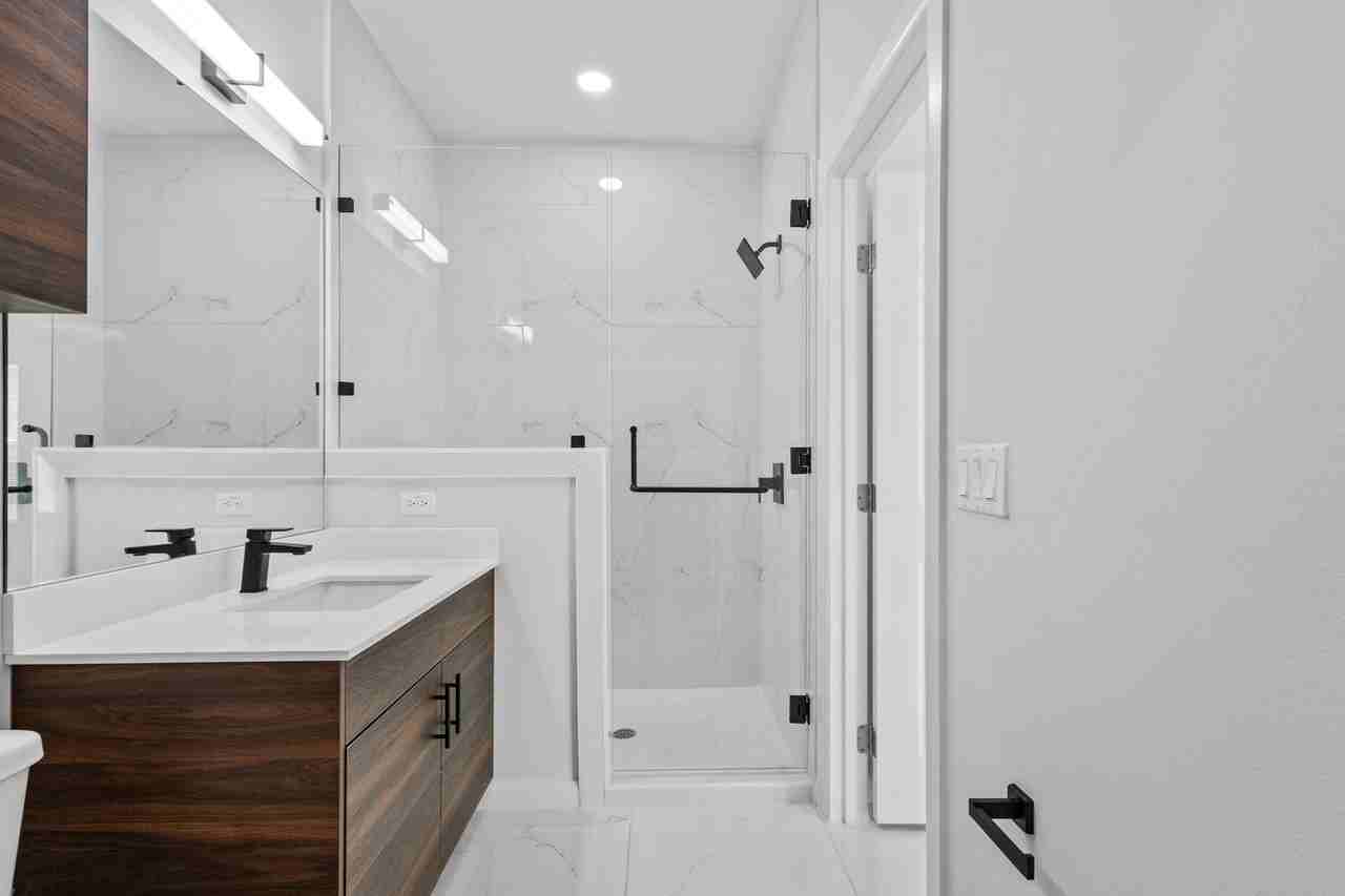 501 Coves Ln #3 - Photo 4 of 13