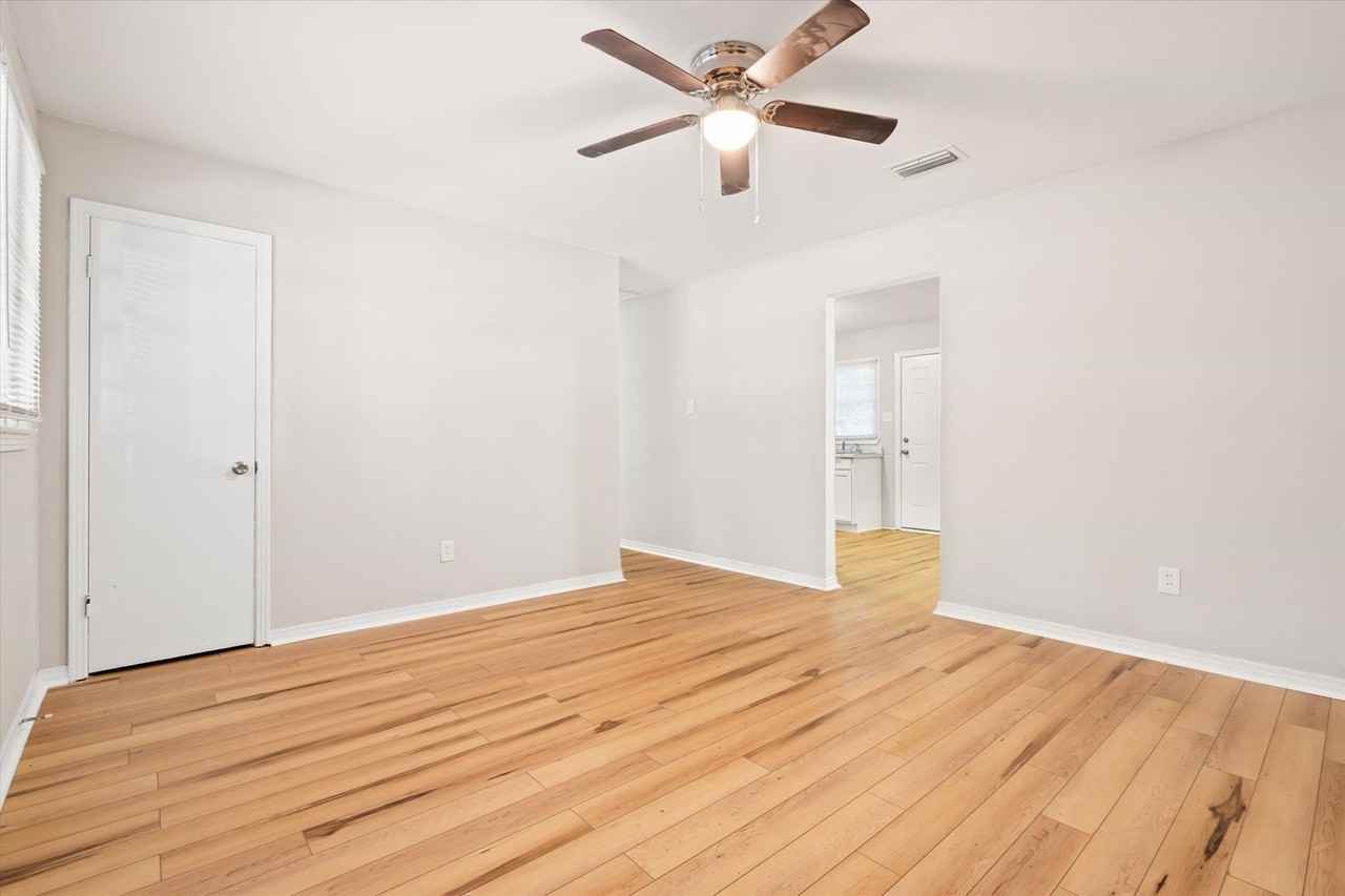 1405 Middle Ring Rd - Photo 3 of 21