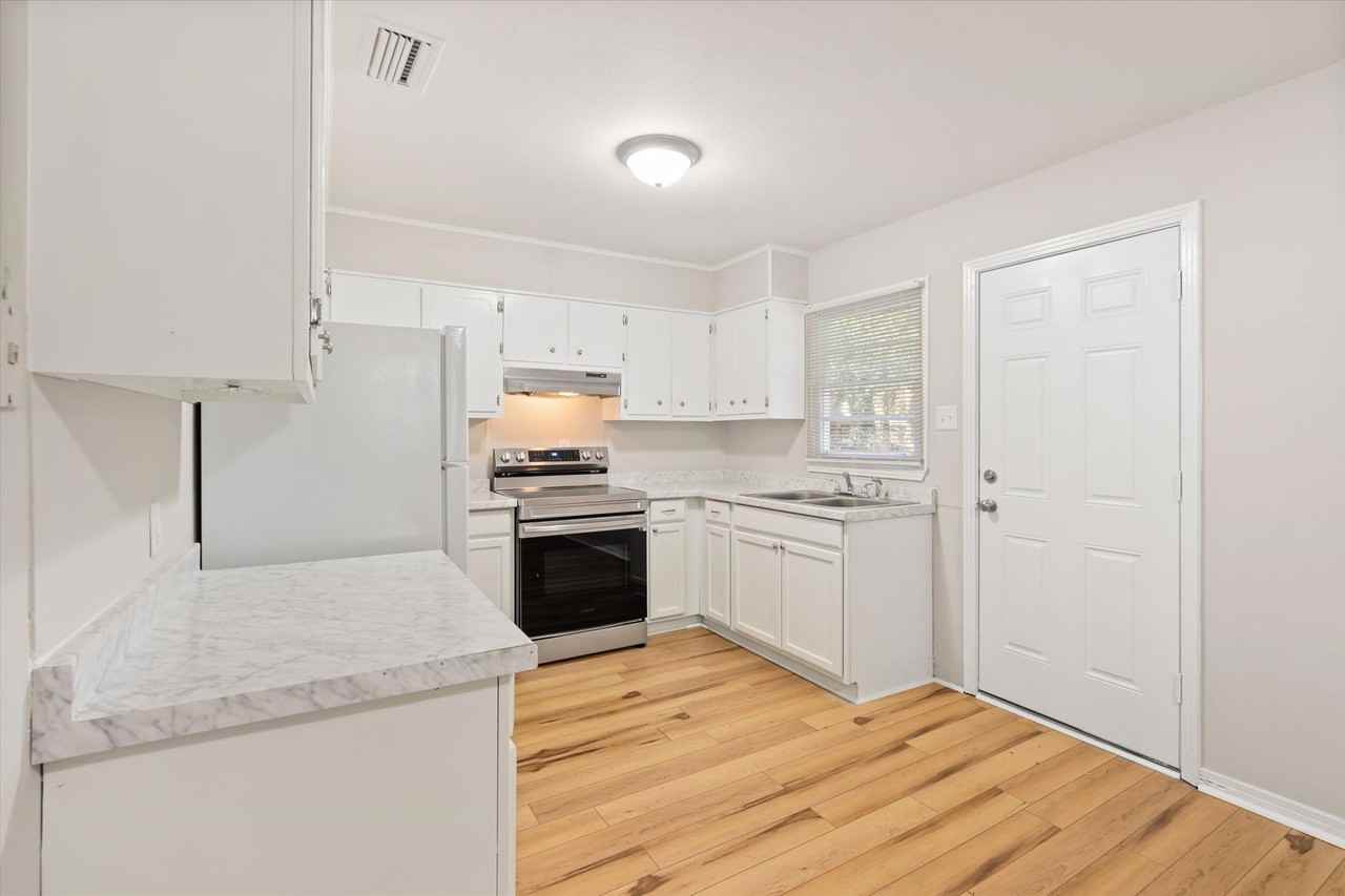 1405 Middle Ring Rd - Photo 7 of 21