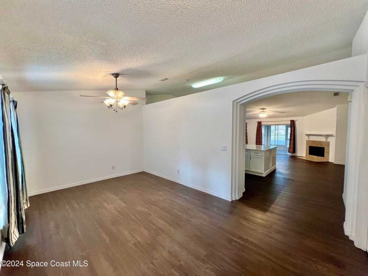 7606 Fringe Pl - Photo 2 of 19