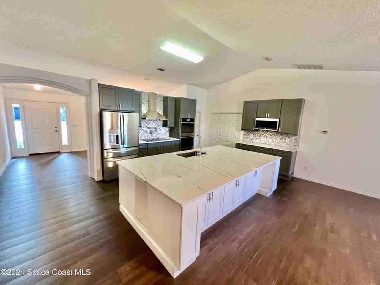 7606 Fringe Pl - Photo 3 of 19