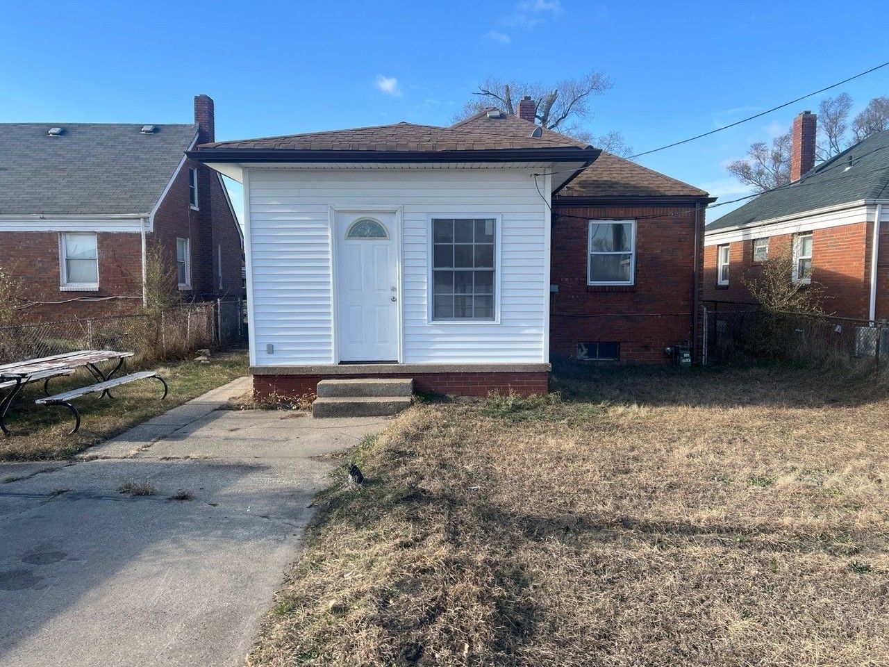 239 Arthur St - Photo 4 of 14