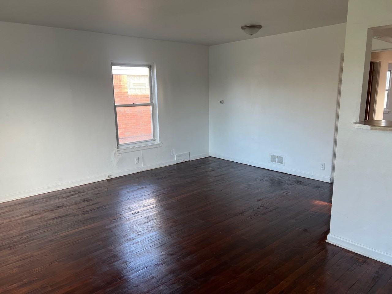 239 Arthur St - Photo 5 of 14