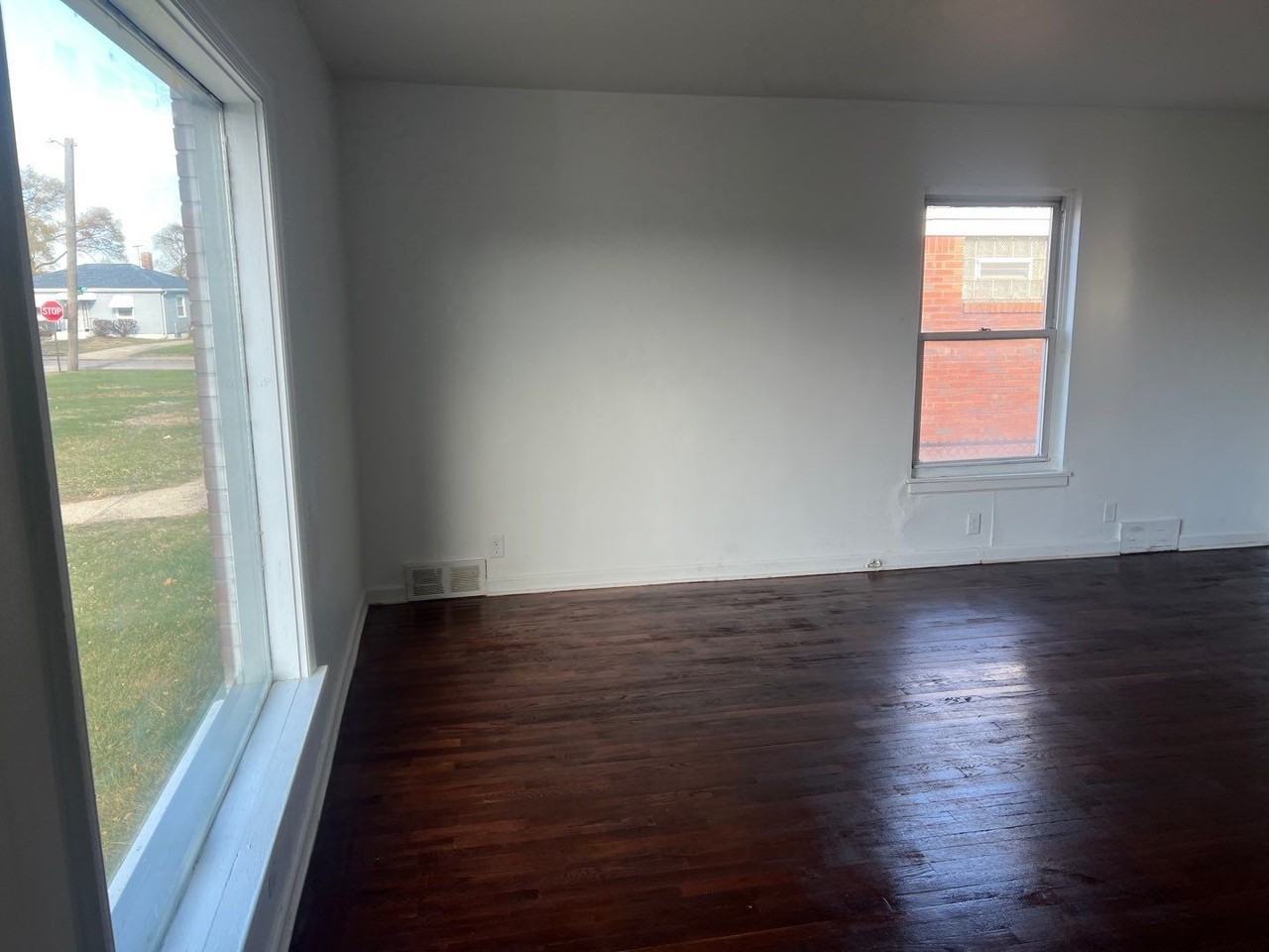 239 Arthur St - Photo 6 of 14