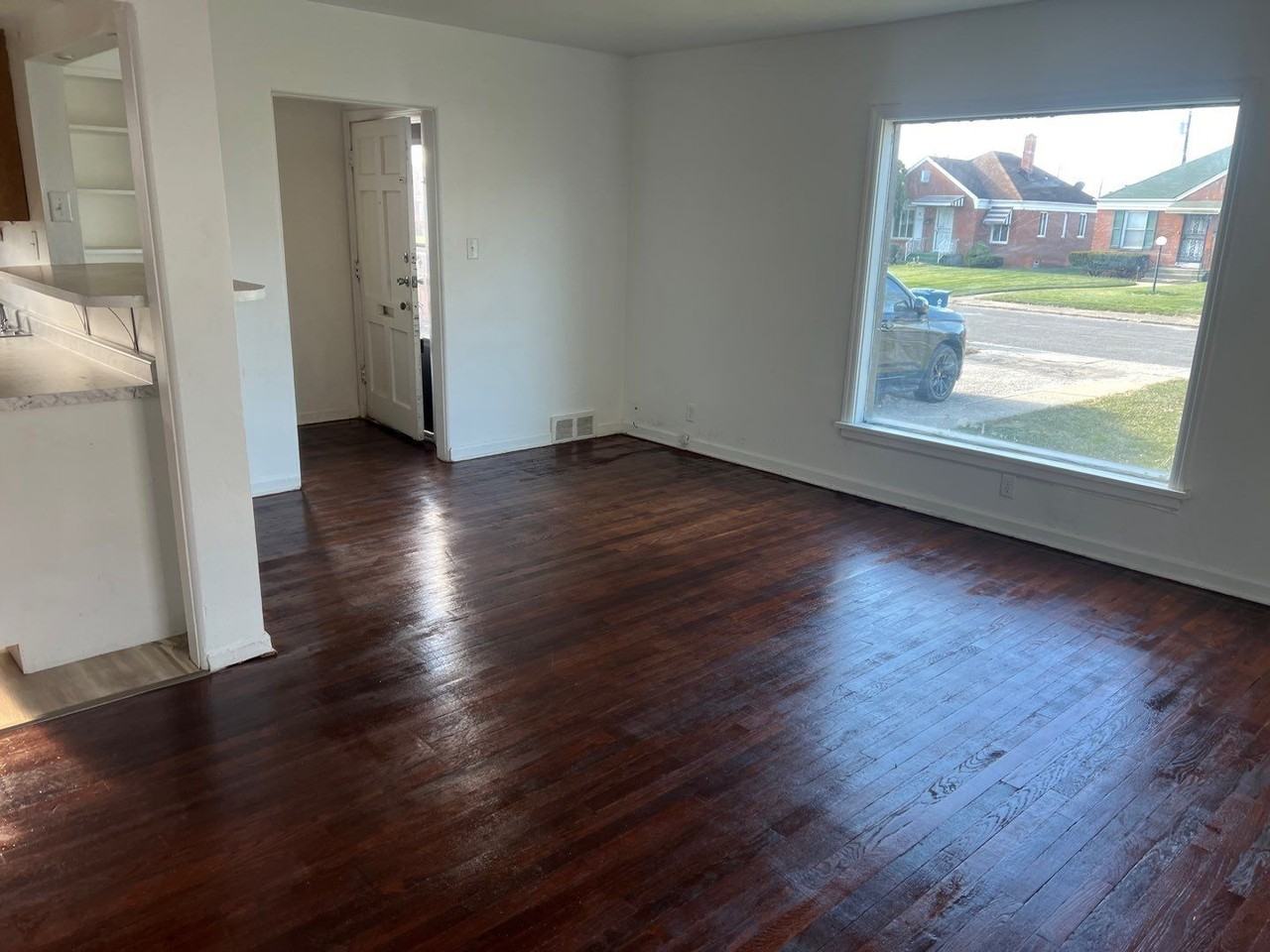 239 Arthur St - Photo 7 of 14