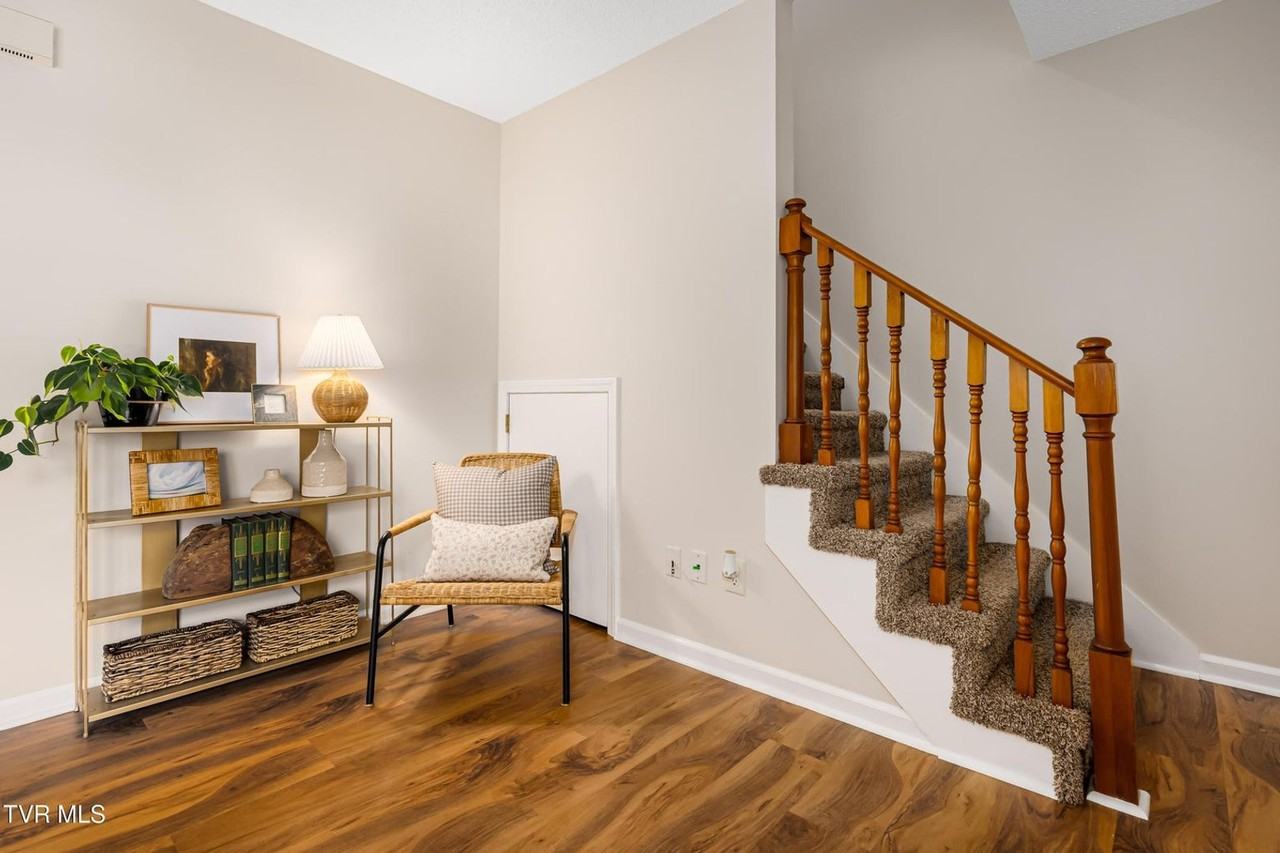 2241 Forest Acres Dr - Photo 6 of 30