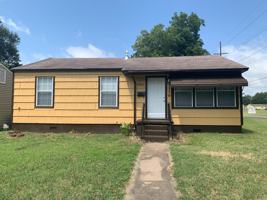 featured image of 1462 N College Ave