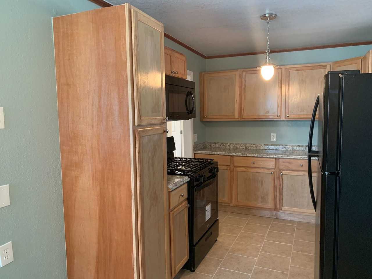 1462 N College Ave - Photo 3 of 17