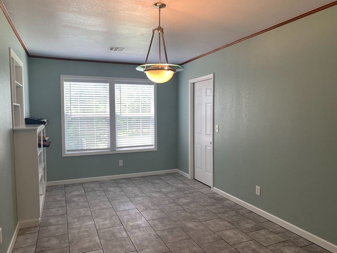 1462 N College Ave - Photo 5 of 17