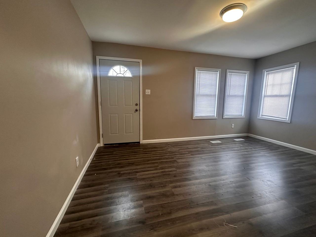 724 Martin Luther King Dr - Photo 2 of 16