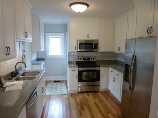 944 Cottage St Ne - Photo 2 of 11