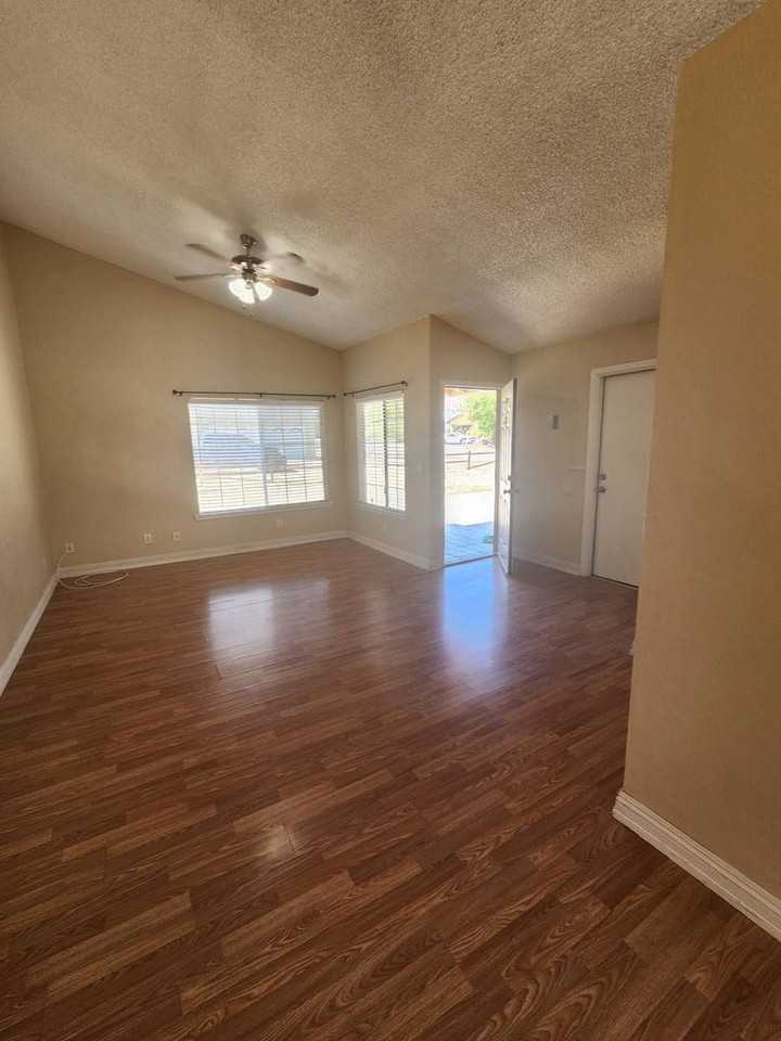 6953 Star Dune Ave - Photo 3 of 10