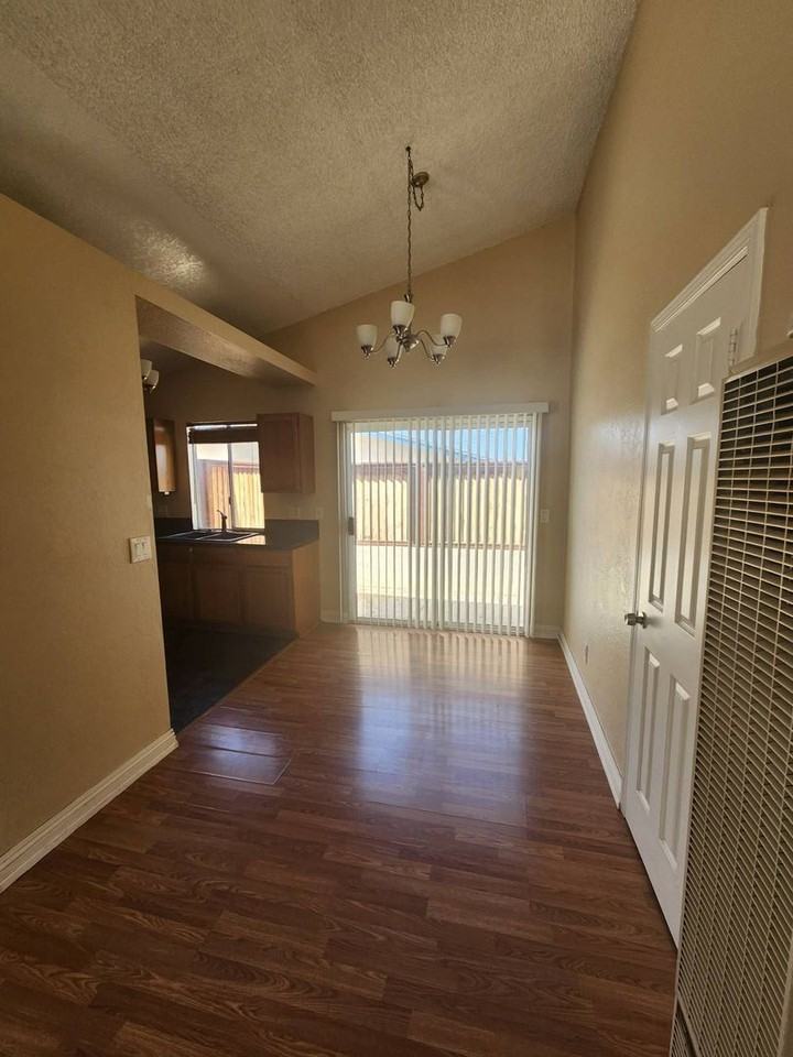 6953 Star Dune Ave - Photo 5 of 10