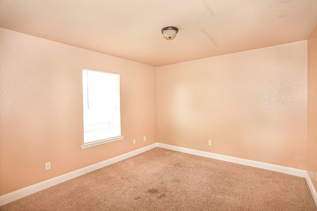 401 S Dallas St - Photo 2 of 11