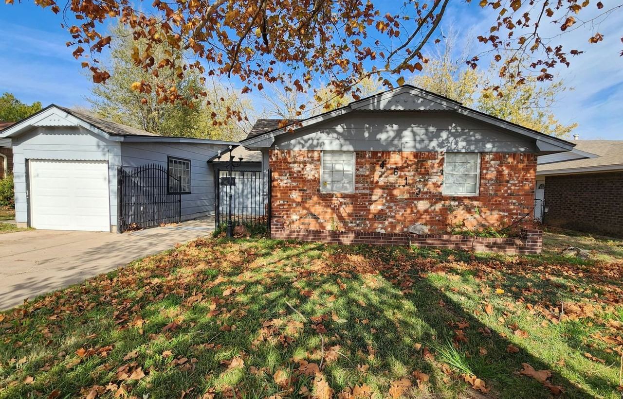 4613 Se 41st St #1 - Photo 2 of 25