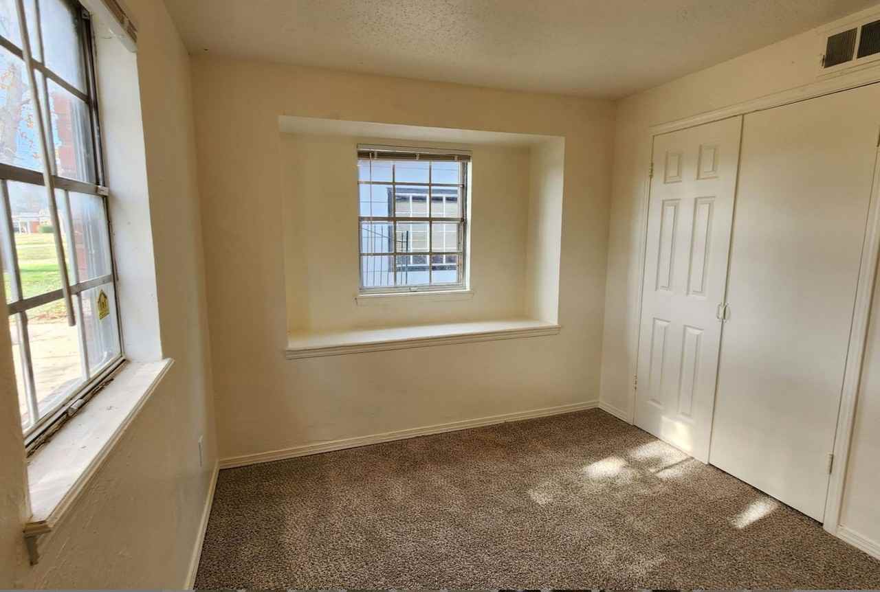 4613 Se 41st St #1 - Photo 5 of 25