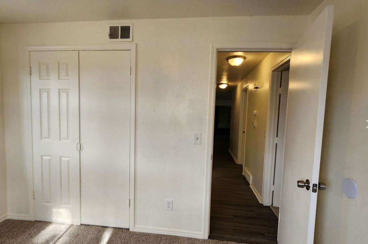 4613 Se 41st St #1 - Photo 6 of 25