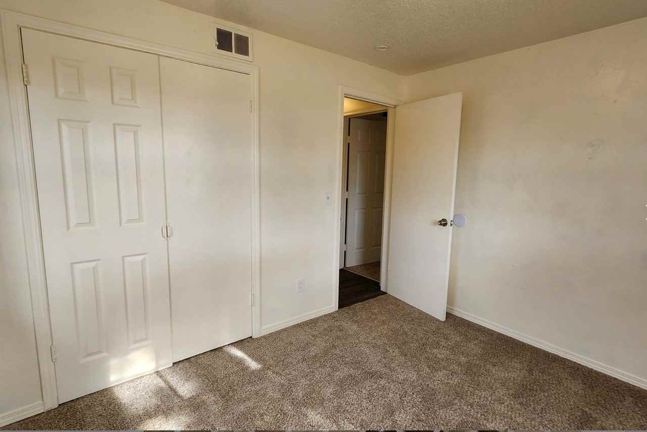 4613 Se 41st St #1 - Photo 7 of 25