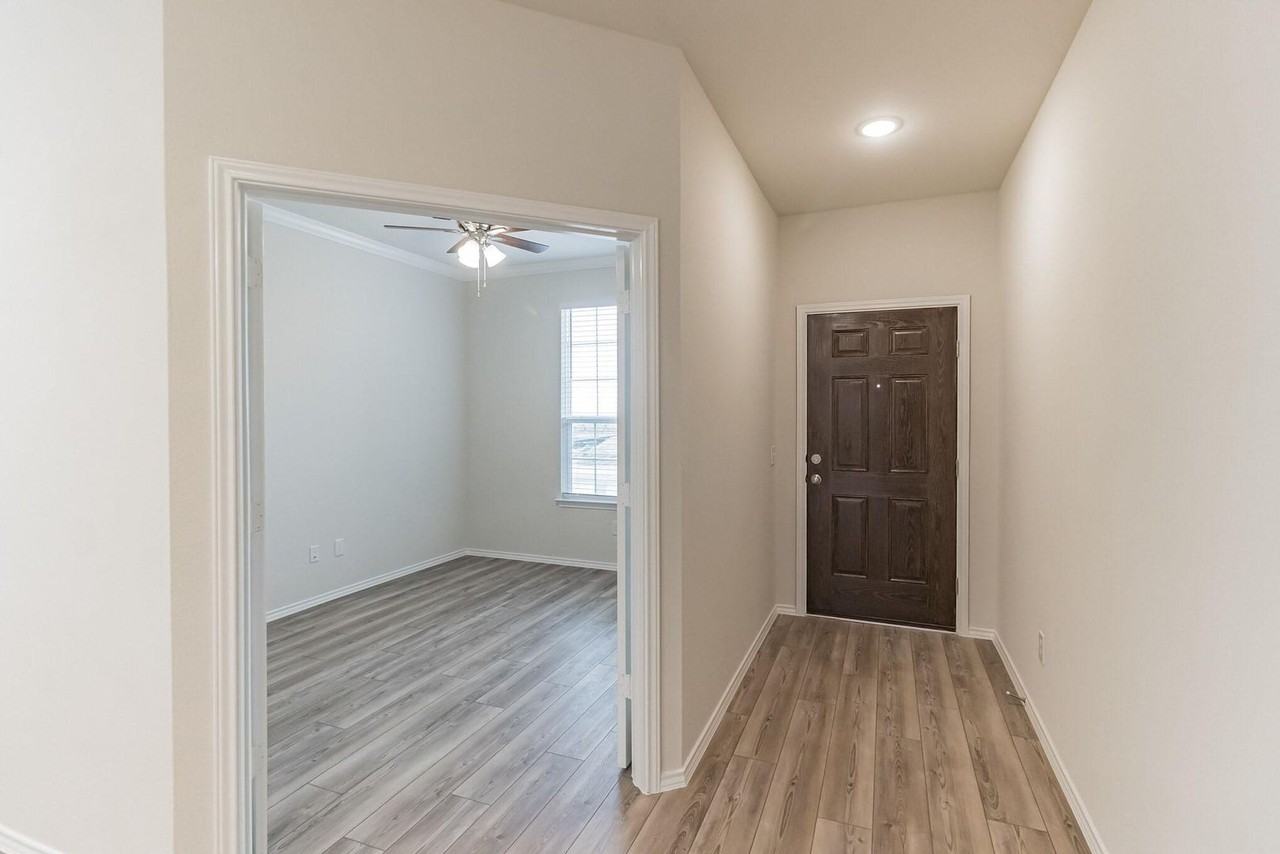 804 Cormorant St - Photo 6 of 25