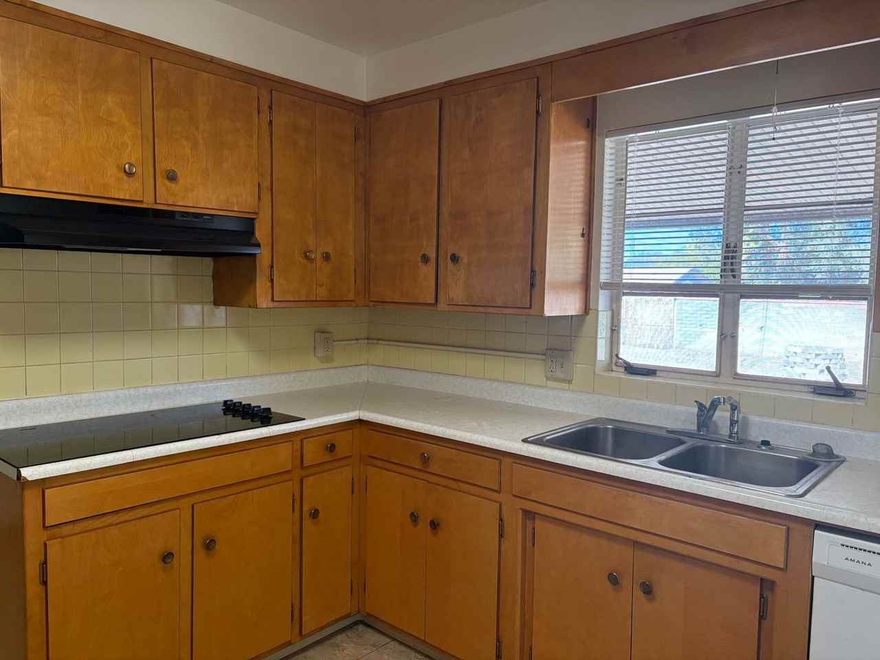 3221 E Linden St - Photo 7 of 27
