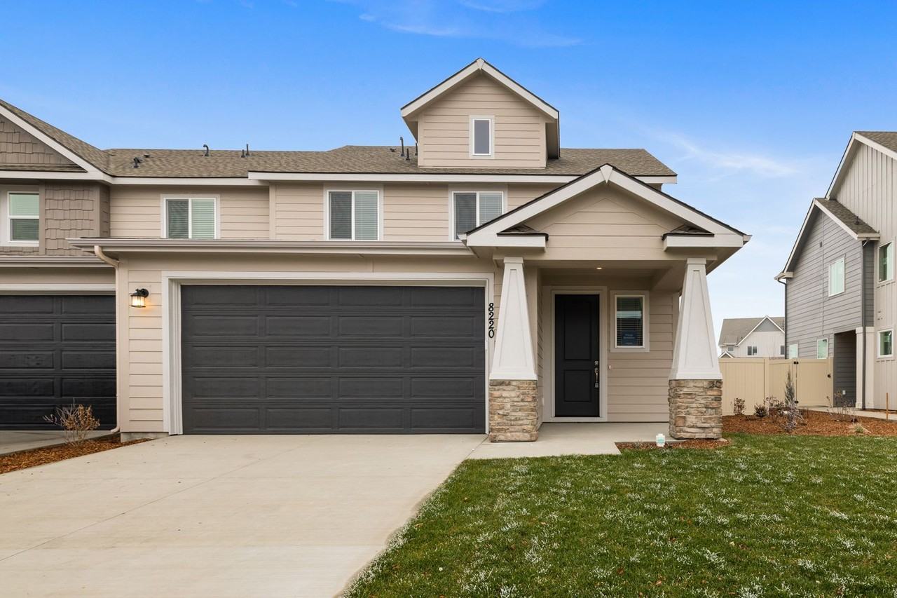 8220 W Pacific Yew St - Photo 2 of 30