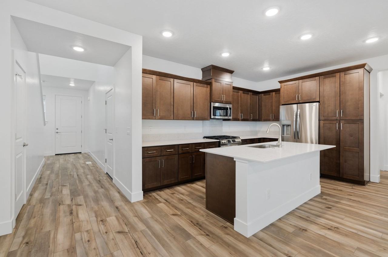 8220 W Pacific Yew St - Photo 3 of 30