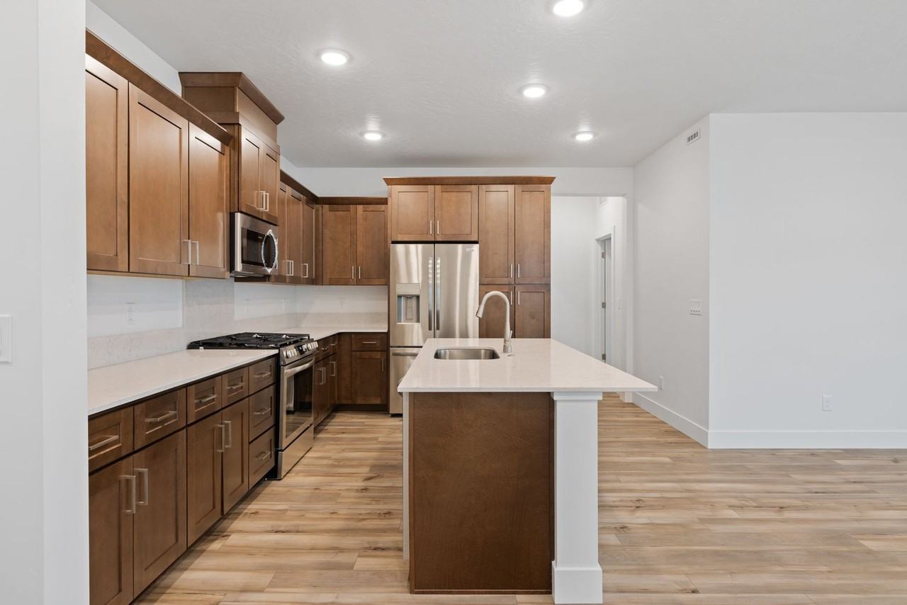 8220 W Pacific Yew St - Photo 5 of 30