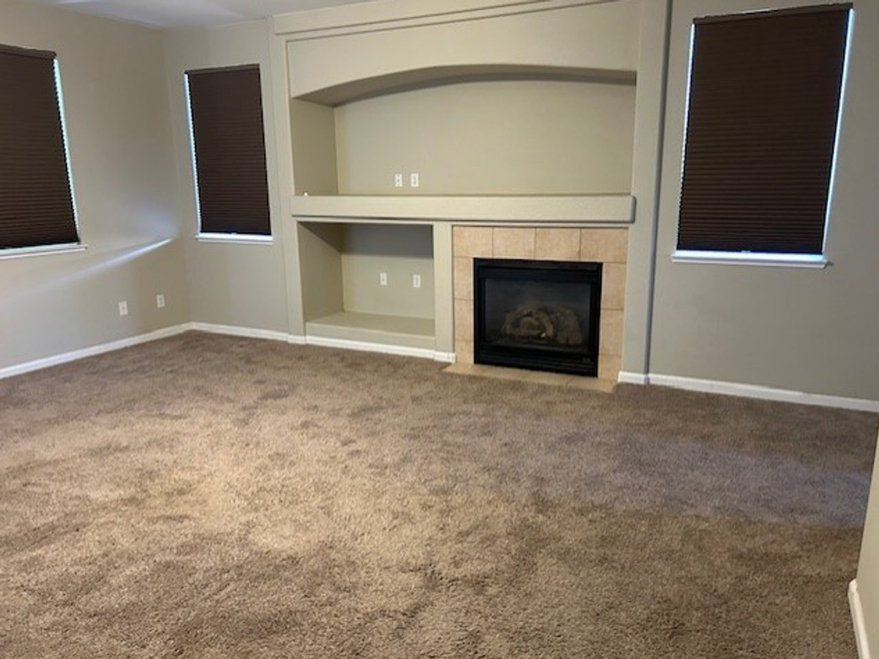 327 Valley Vista Dr - Photo 2 of 15