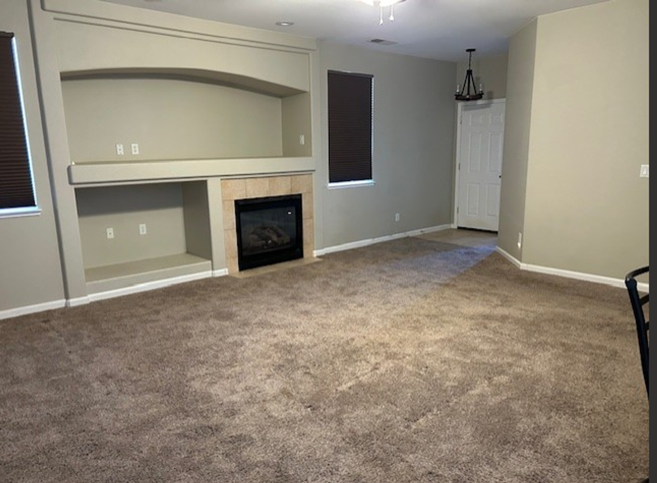 327 Valley Vista Dr - Photo 3 of 15