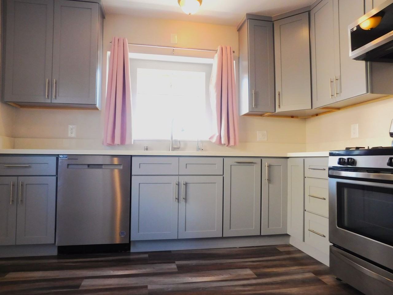 8109 Brimfield Ave - Photo 4 of 20