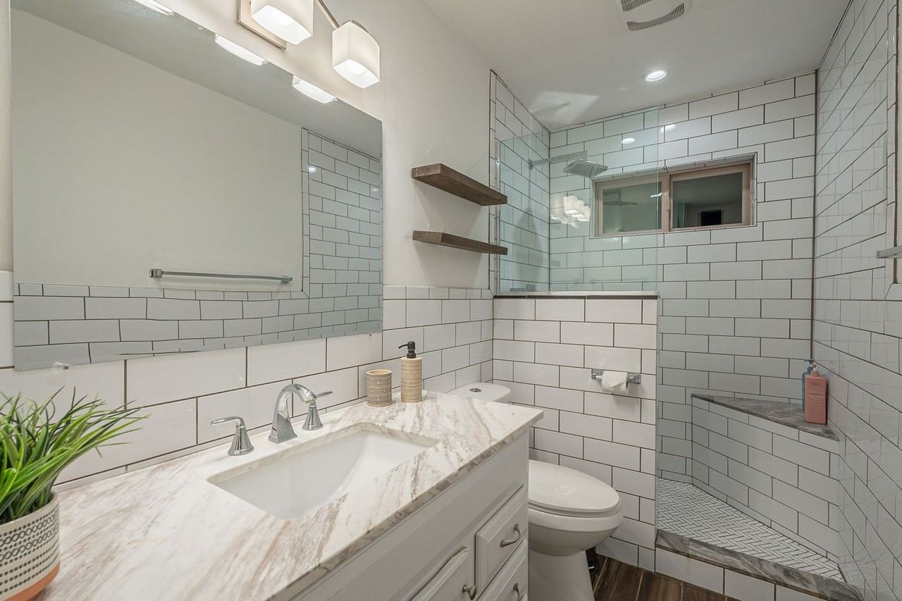 1540 W Berridge Ln - Photo 3 of 8