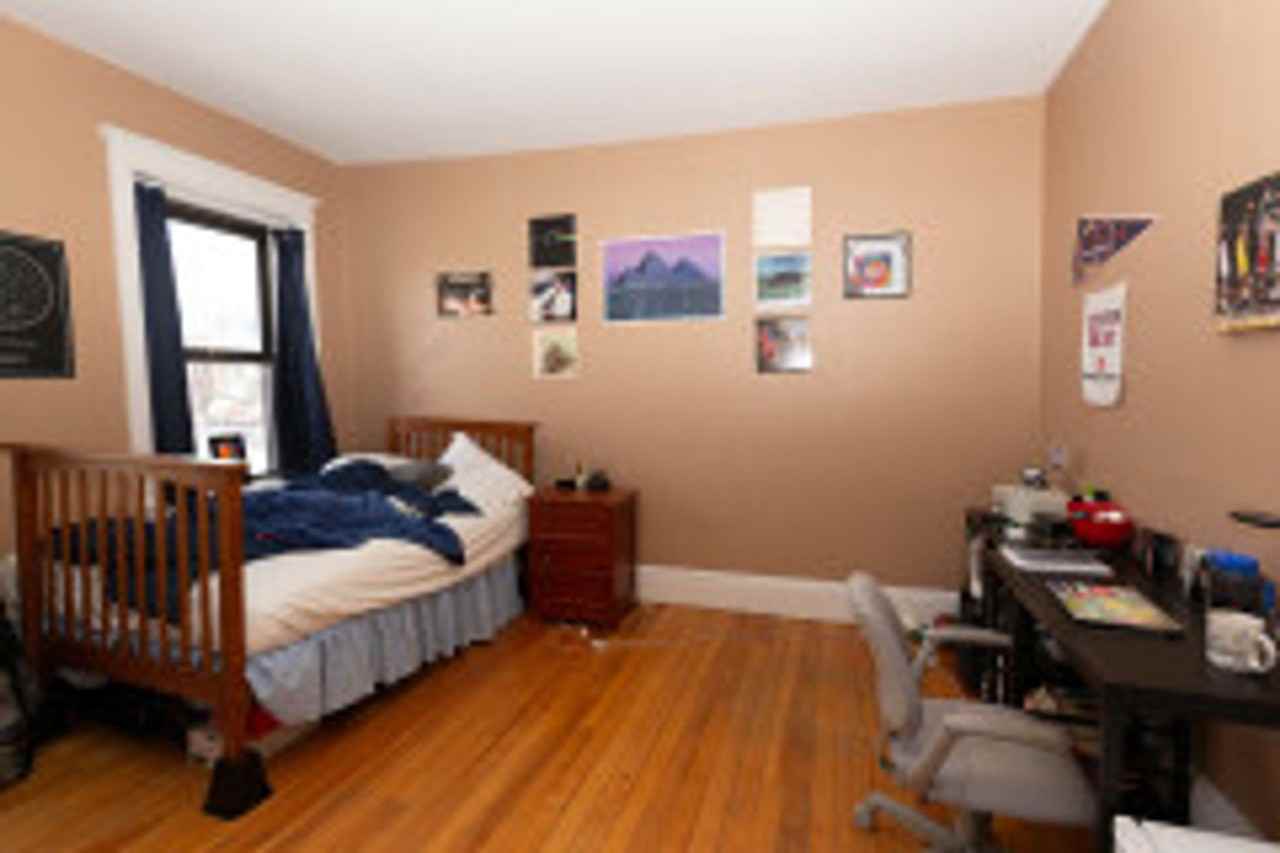 243 Harvard Avenue - Photo 6 of 9