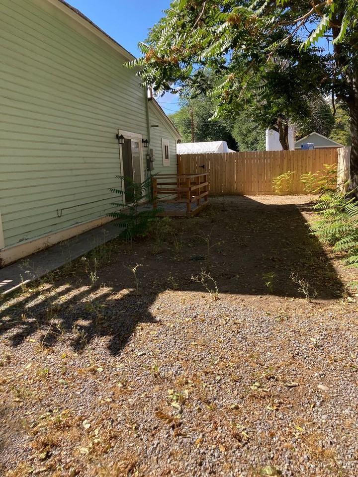 635 Elko Ave - Photo 2 of 15