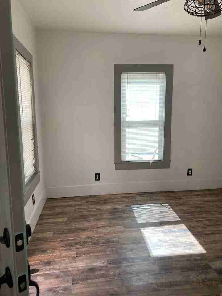 635 Elko Ave - Photo 3 of 15