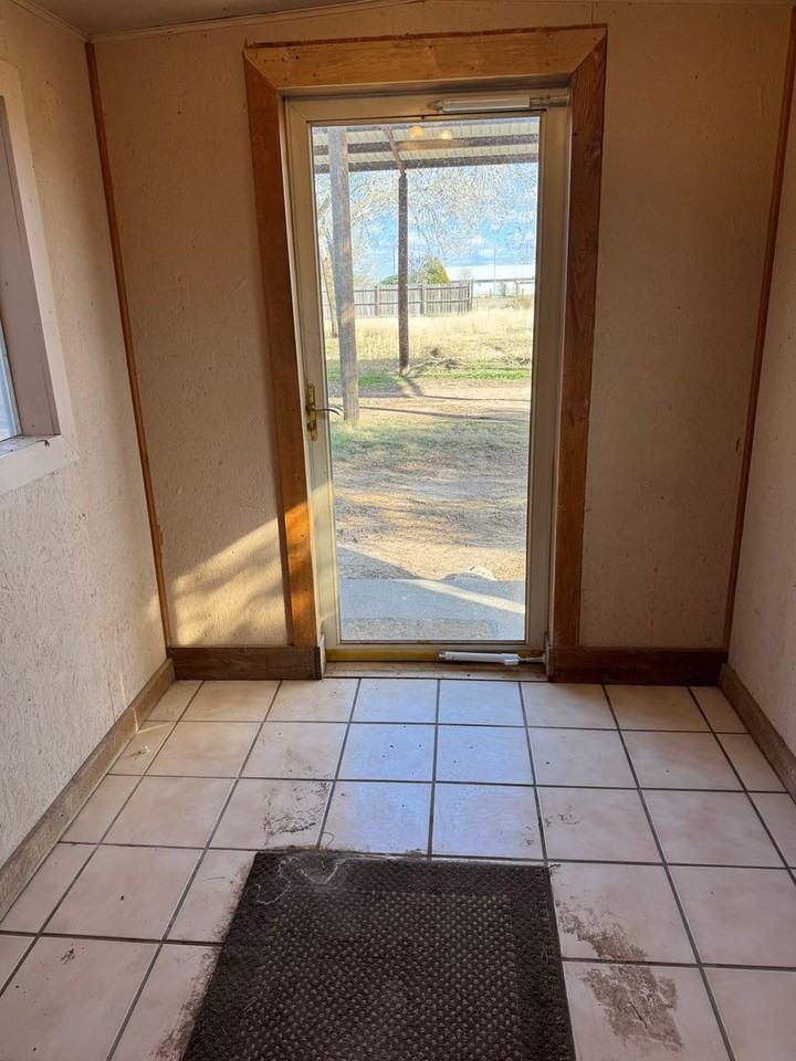 123 E Lime St - Photo 6 of 27